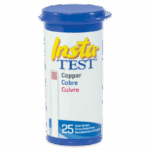 Un contenant en plastique bleu marqué Insta-TEST Copper Test Strips - 2991-G pour les tests en cuivre, affichant Copper, Cobre, Cuivre et 25 bandes de test en anglais, espagnol et français.