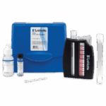 Le kit d’essai LaMotte Iron - 4447-01 comprend un boîtier en plastique bleu, un comparateur de couleurs, des flacons de réactifs, des tubes à essai en verre et un compte-gouttes en plastique pour une mesure précise des niveaux de fer dans l’eau.