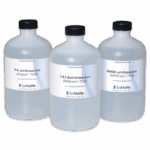 Tres botellas de plástico transparente etiquetadas como Soluciones TDS de Conductividad 6354-L con valores de 74, 1413 y 6668 umhos/cm, cada una con líquido para pruebas químicas precisas.